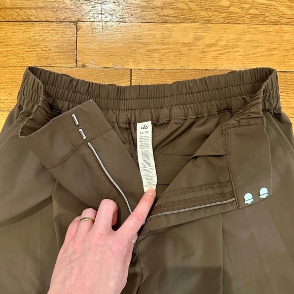 Alo Yoga High Waist Pursuit Trouser - XS - Espresso - Picture 4 of 6